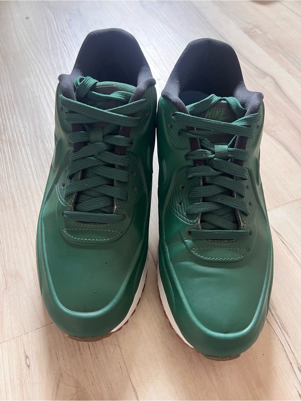 Nike Men's Green and Black Sneakers